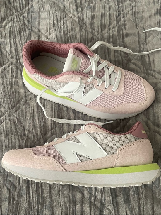 New Balance Shoes - 🌸 NWOB, New Balance 237 Sneakers Stone Pink